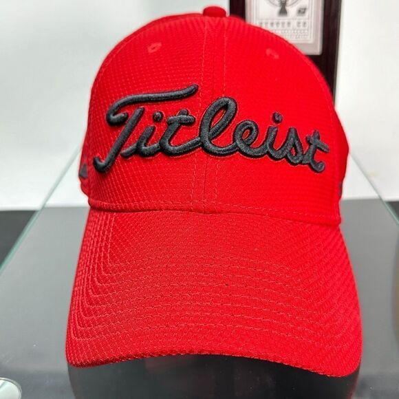 TITLEIST® – PRO V1 — FJ — FITTED CAP - Picture 1 of 7